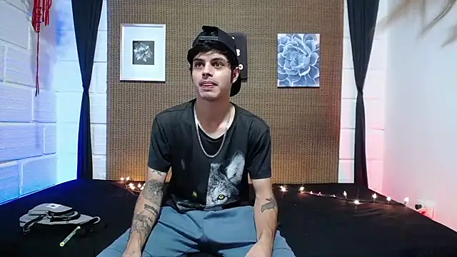 Snapshot of wild_duo777 chatting on 12-15-25, 05:06 wild duo777 online show from 12-15-25, 05:06