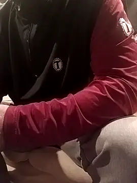 Snapshot of kam580 chatting on 11-30-25, 03:32 kam580 online show from 11-30-25, 03:32