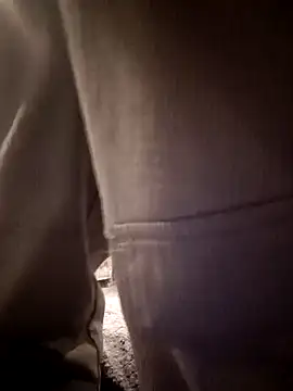 Snapshot of kam580 chatting on 12-15-25, 07:45 kam580 online show from 12-15-25, 07:45