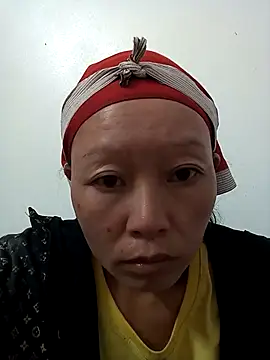 Snapshot of girl-hot2x chatting on 11-15-25, 10:37 girl-hot2x online show from 11-15-25, 10:37