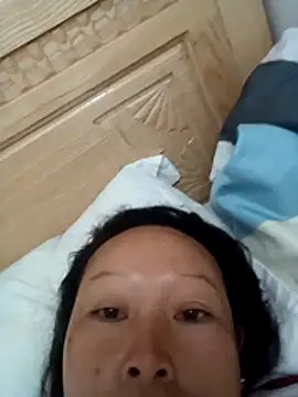 Snapshot of girl-hot2x chatting on 11-24-25, 09:47 girl-hot2x online show from 11-24-25, 09:47