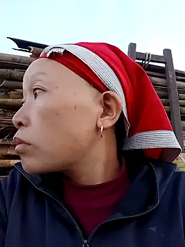 Snapshot of girl-hot2x chatting on 12-18-25, 01:28 girl-hot2x online show from 12-18-25, 01:28