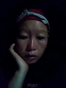 Snapshot of girl-hot2x chatting on 12-20-25, 10:28 girl-hot2x online show from 12-20-25, 10:28