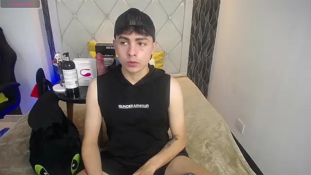 Snapshot of Samu_FoXXX chatting on 11-25-25, 08:20 Samu FoXXX online show from 11-25-25, 08:20