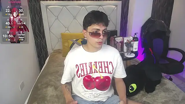 Snapshot of Samu_FoXXX chatting on 01-07-26, 08:22 Samu FoXXX online show from 01-07-26, 08:22