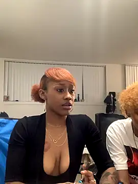 Snapshot of Hefnerbabyy chatting on 11-18-25, 06:40 Hefnerbabyy online show from 11-18-25, 06:40