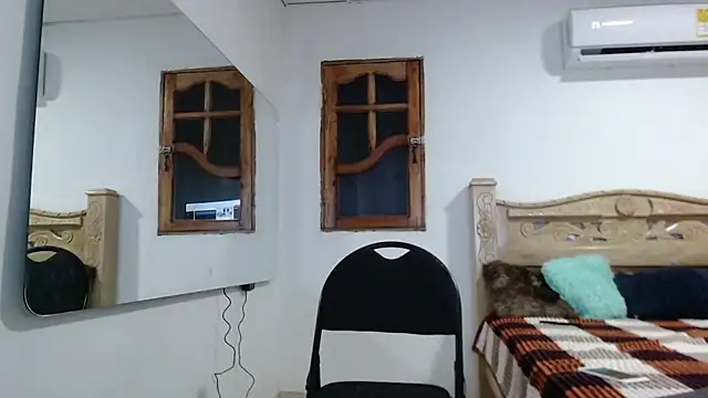 Snapshot of mathews___ chatting on 11-27-25, 02:24 mathews online show from 11-27-25, 02:24