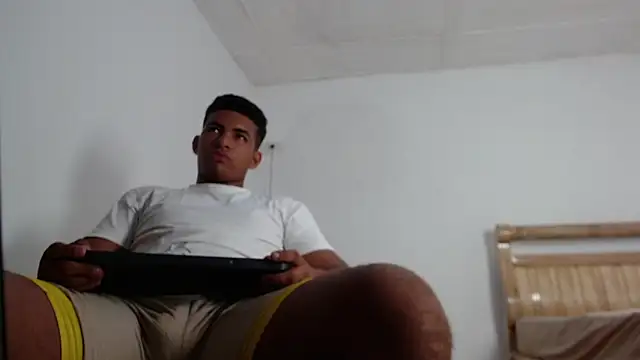 Snapshot of mathews___ chatting on 12-03-25, 03:36 mathews online show from 12-03-25, 03:36