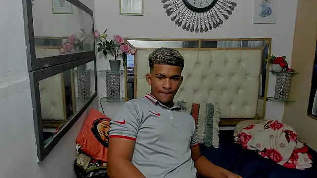 Snapshot of mathews___ chatting on 12-16-25, 03:33 mathews online show from 12-16-25, 03:33