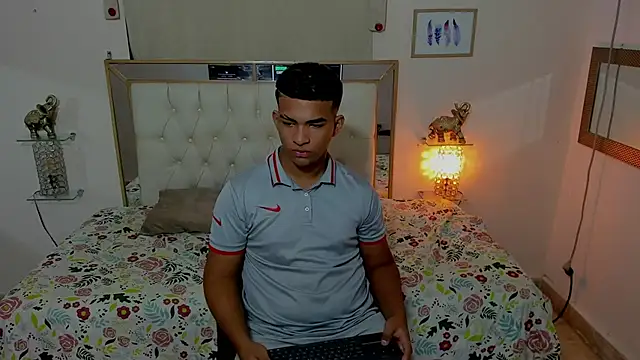 Snapshot of mathews___ chatting on 01-08-26, 04:15 mathews online show from 01-08-26, 04:15