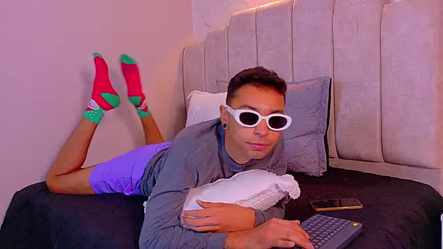 Imtavo online show from 11-30-25, 03:49