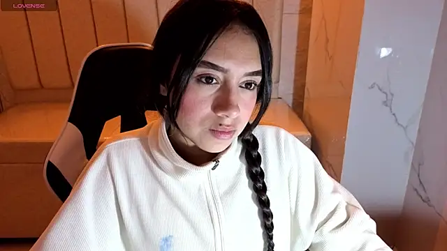 Juliana Tx online show from 11-21-25, 02:54