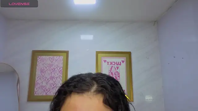 Snapshot of Violetta_jhonson_a chatting on 05-14-26, 03:57 Violetta jhonson a online show from 05-14-26, 03:57