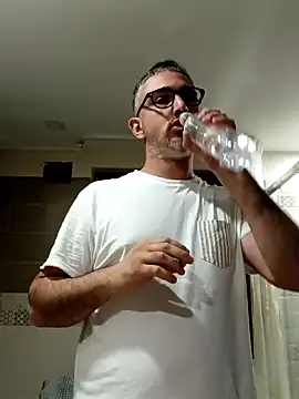 mipiacitanto93 online show from 11-13-25, 04:00