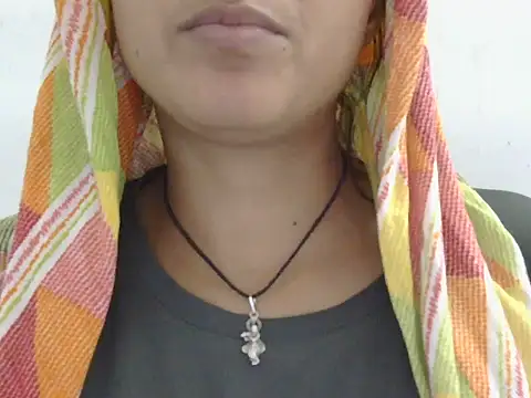 Snapshot of Anika_Singh chatting on 01-12-26, 11:15 Anika Singh online show from 01-12-26, 11:15