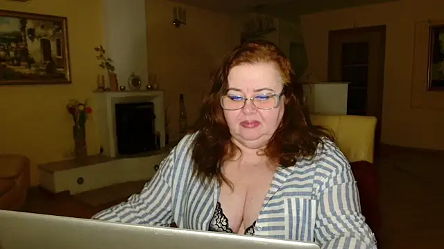 Snapshot of Natali-Gucci chatting on 05-03-26, 05:52 Natali-Gucci online show from 05-03-26, 05:52