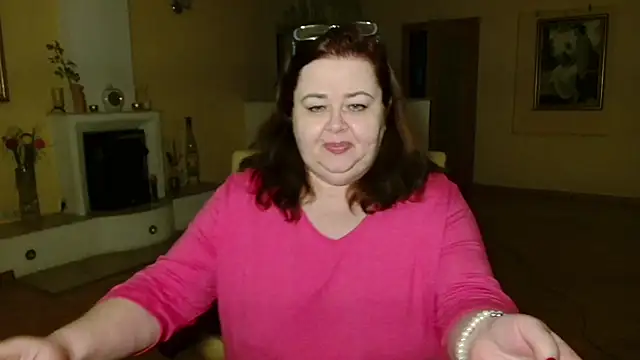 Snapshot of Natali-Gucci chatting on 05-10-26, 04:34 Natali-Gucci online show from 05-10-26, 04:34