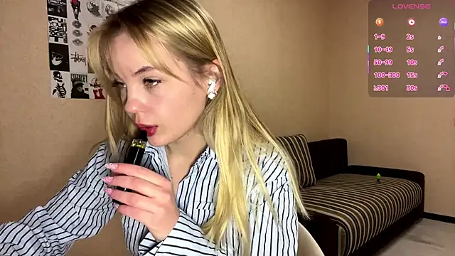 JestineParslow online show from 12-19-25, 08:16