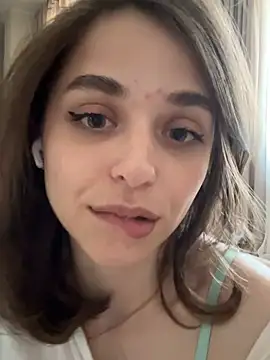 Snapshot of yoyogirlx chatting on 05-27-26, 11:40 yoyogirlx online show from 05-27-26, 11:40