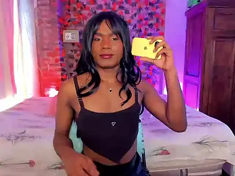 Snapshot of LaGoldenBitch chatting on 11-24-25, 12:16 LaGoldenBitch online show from 11-24-25, 12:16