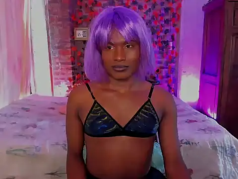 Snapshot of LaGoldenBitch chatting on 12-01-25, 03:39 LaGoldenBitch online show from 12-01-25, 03:39