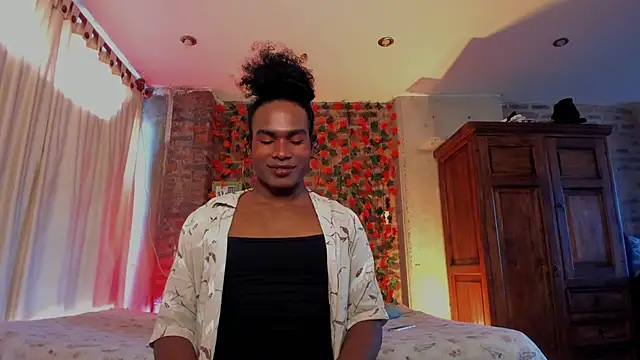 Snapshot of LaGoldenBitch chatting on 01-11-26, 02:00 LaGoldenBitch online show from 01-11-26, 02:00