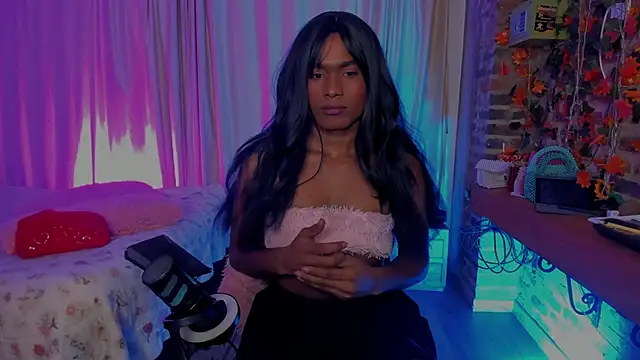 Snapshot of LaGoldenBitch chatting on 02-19-26, 10:44 LaGoldenBitch online show from 02-19-26, 10:44