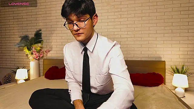 LiamRivers online show from 11-14-25, 02:05