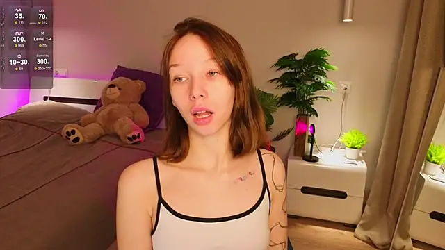 LilyPoetry  online show from 12-05-25, 12:36