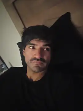 Snapshot of piggylatino chatting on 12-17-25, 05:52 piggylatino online show from 12-17-25, 05:52