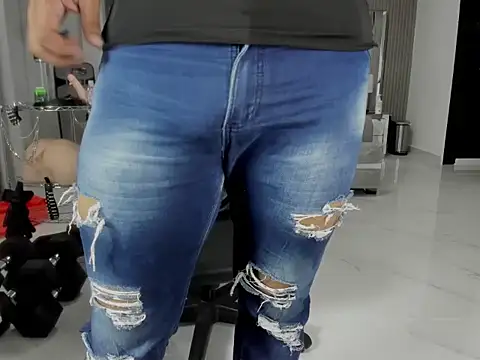 Snapshot of master_leather chatting on 07-15-26, 03:39 master leather online show from 07-15-26, 03:39