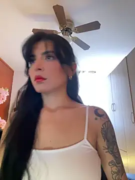 Snapshot of Cristal_Cerati_ chatting on 04-20-26, 07:37 Cristal Cerati online show from 04-20-26, 07:37