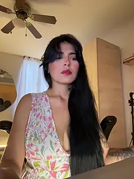 Snapshot of Cristal_Cerati_ chatting on 04-21-26, 10:01 Cristal Cerati online show from 04-21-26, 10:01