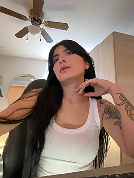 Snapshot of Cristal_Cerati_ chatting on 05-22-26, 07:30 Cristal Cerati online show from 05-22-26, 07:30