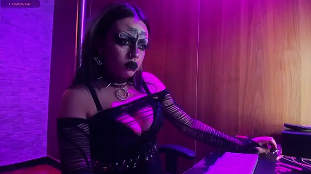 Snapshot of Belladonna_trix chatting on 12-13-25, 08:14 Belladonna trix online show from 12-13-25, 08:14