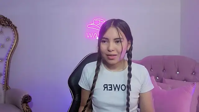 ISABELA TAY online show from 05-15-26, 12:01