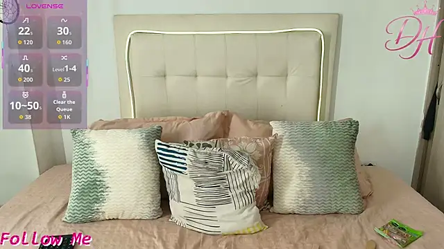 Daphne Hills online show from 04-12-26, 05:40