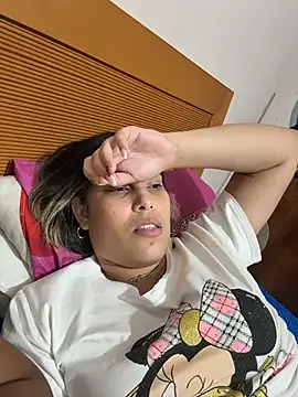 Anna Bitch Disgusting online show from 11-21-25, 05:06