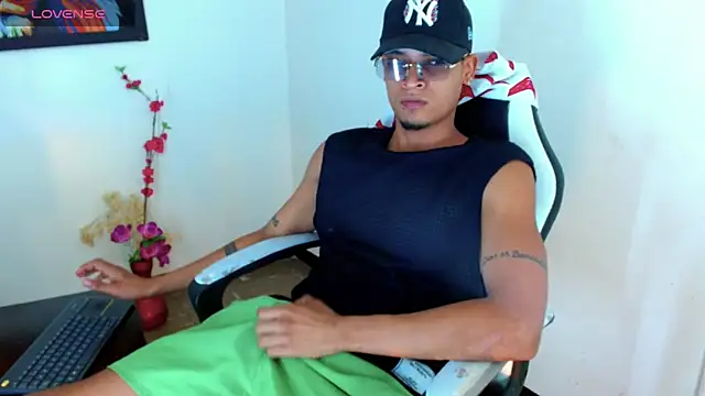 Isaacas  online show from 11-12-25, 12:05