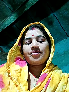 Snapshot of Hot_kamla chatting on 12-17-25, 11:33 Hot kamla online show from 12-17-25, 11:33