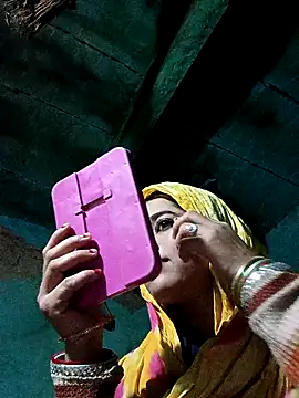 Snapshot of Hot_kamla chatting on 12-22-25, 11:46 Hot kamla online show from 12-22-25, 11:46