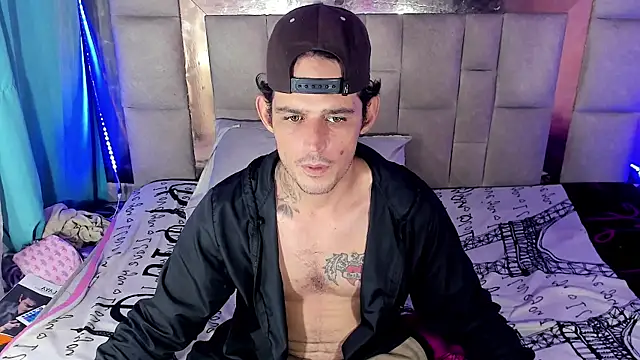 Snapshot of Sexybigjefffx chatting on 11-12-25, 10:41 Sexybigjefffx online show from 11-12-25, 10:41