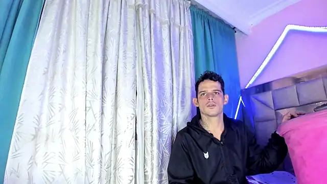 Snapshot of Sexybigjefffx chatting on 12-19-25, 03:24 Sexybigjefffx online show from 12-19-25, 03:24