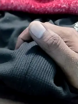 yourcharm4593 online show from 11-26-25, 05:19