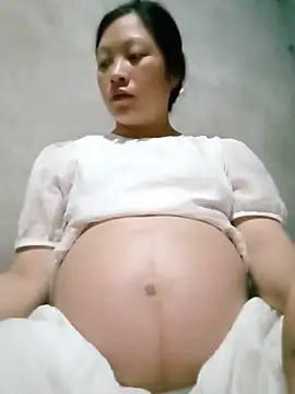 Micky baby online show from 05-17-26, 02:57