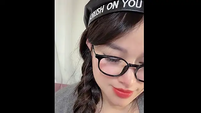 Snapshot of MiCandy-Lovee chatting on 11-21-25, 07:01 MiCandy-Lovee online show from 11-21-25, 07:01