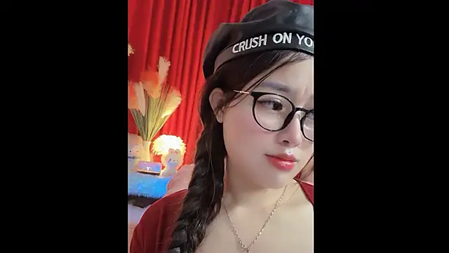 Snapshot of MiCandy-Lovee chatting on 11-30-25, 06:17 MiCandy-Lovee online show from 11-30-25, 06:17