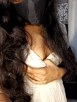 Snapshot of Angelic_Princess chatting on 11-18-25, 04:50 Angelic Princess online show from 11-18-25, 04:50