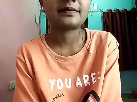 Snapshot of Riyya_00 chatting on 11-15-25, 12:13 Riyya 00 online show from 11-15-25, 12:13