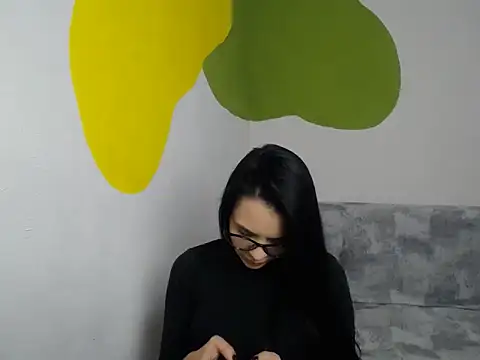 Snapshot of divina_kira chatting on 12-14-25, 07:36 divina kira online show from 12-14-25, 07:36